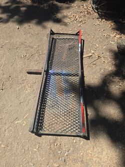 Hitch cargo carrier
