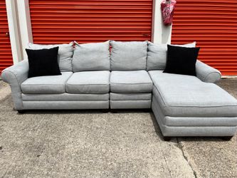 Bassett Sectional Couch (Delivery Available)