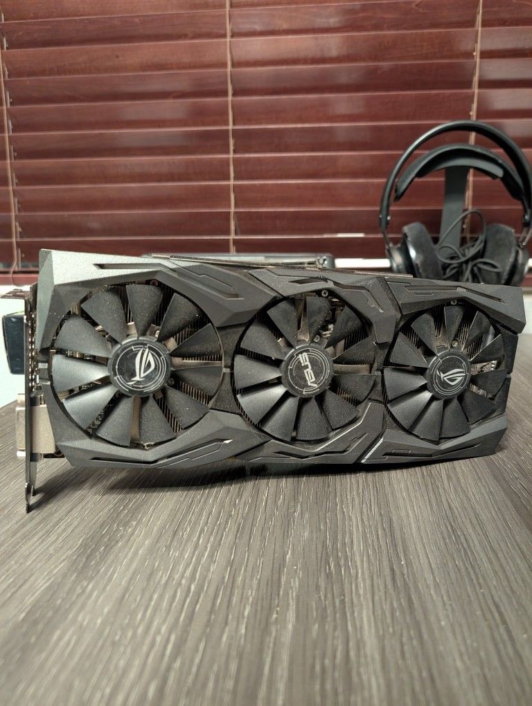 ASUS AMD Radeon RX 580 8GB GDDR5 Gaming Graphics Card (ROG STRIX RX580 O8G GAMING)