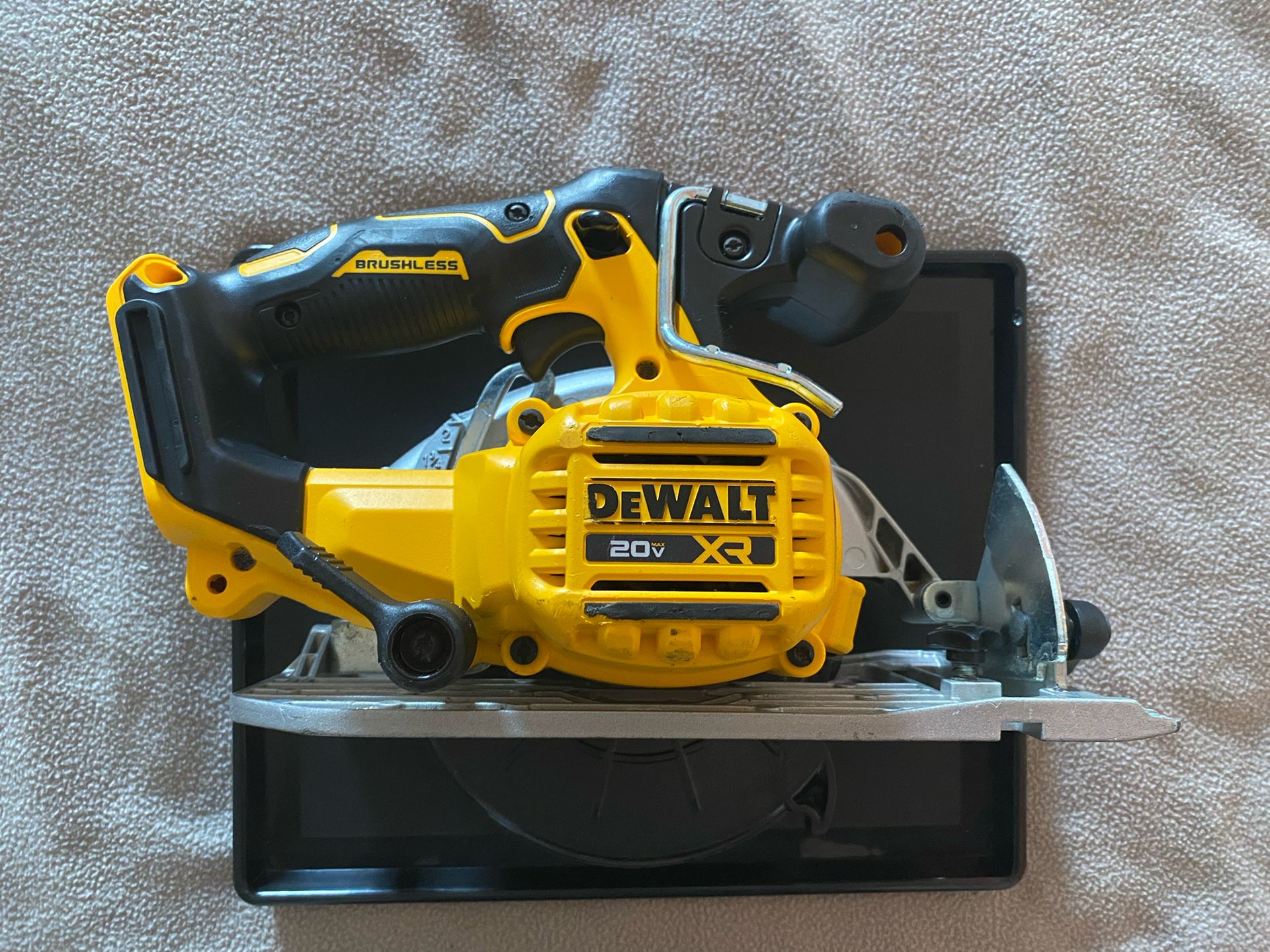 Dewalt 20v Max Brushless 6 1/2” Circular Saw