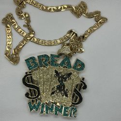 Mariner link chain with pendant