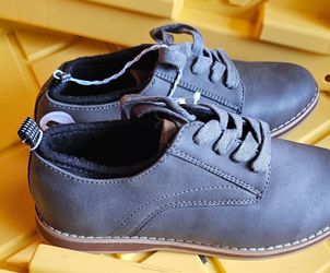 Boys shoes