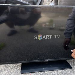 Nice Smart Tv . In Good Conditions No Cracks On Screen Nice Image Not Blurry.. Just Got A New One Don’t Meet It No More. Sorry No Remote..