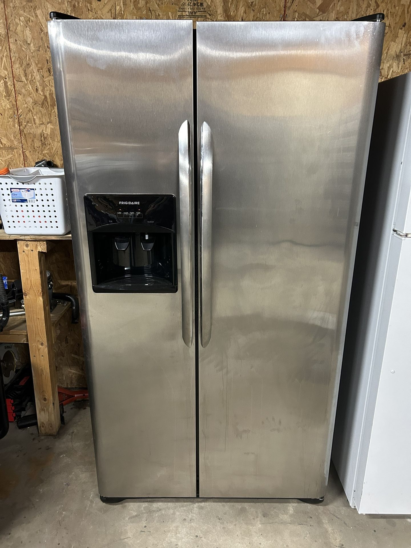 REFRIGERATOR