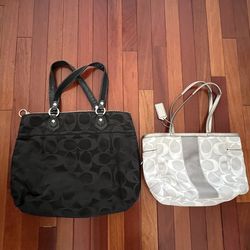 2 COACH POCKETBOOK PURSE PURSES BAGS HANDBAGS AUTHENTIC 