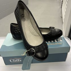 BRAND NEW NEVER WORN Black Leather Flats By White Mountain Size 8