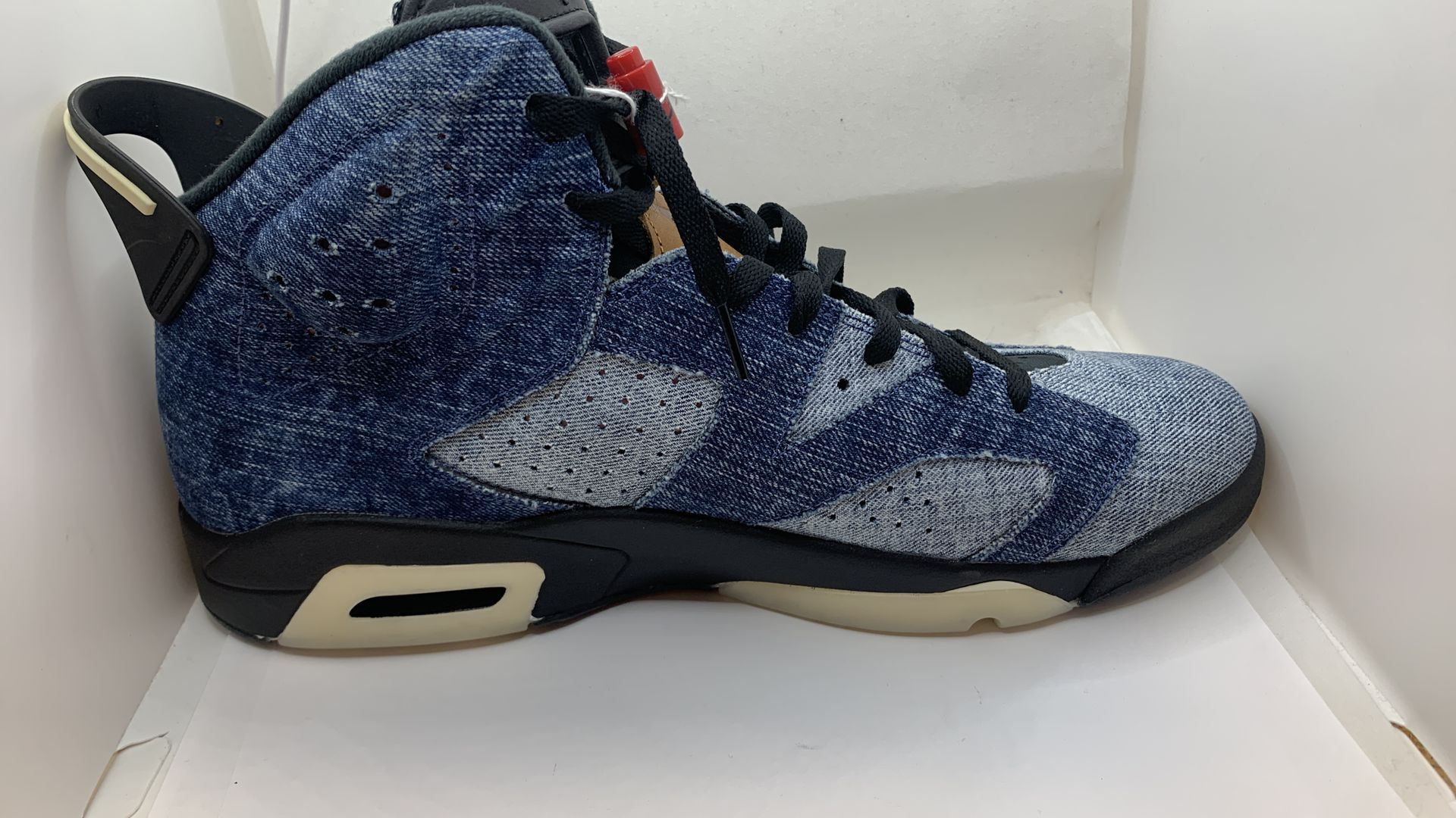 Air Jordan 6 Retro ‘Washed Denim’