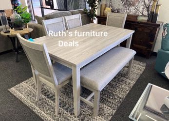 Gorgeous! 6-pc table set with bench light gray