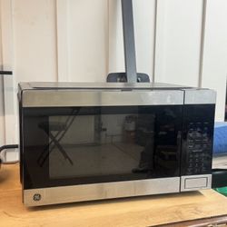GE Microwave/Air fryer - LIKE NEW