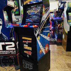 Arcade With 10,888 Games