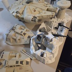 Star Wars Vintage Collectibles Millennium Falcon Playsets 