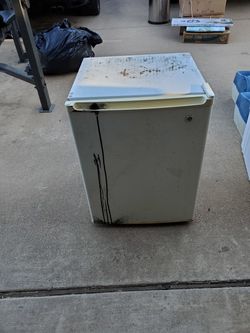 Mini fridge