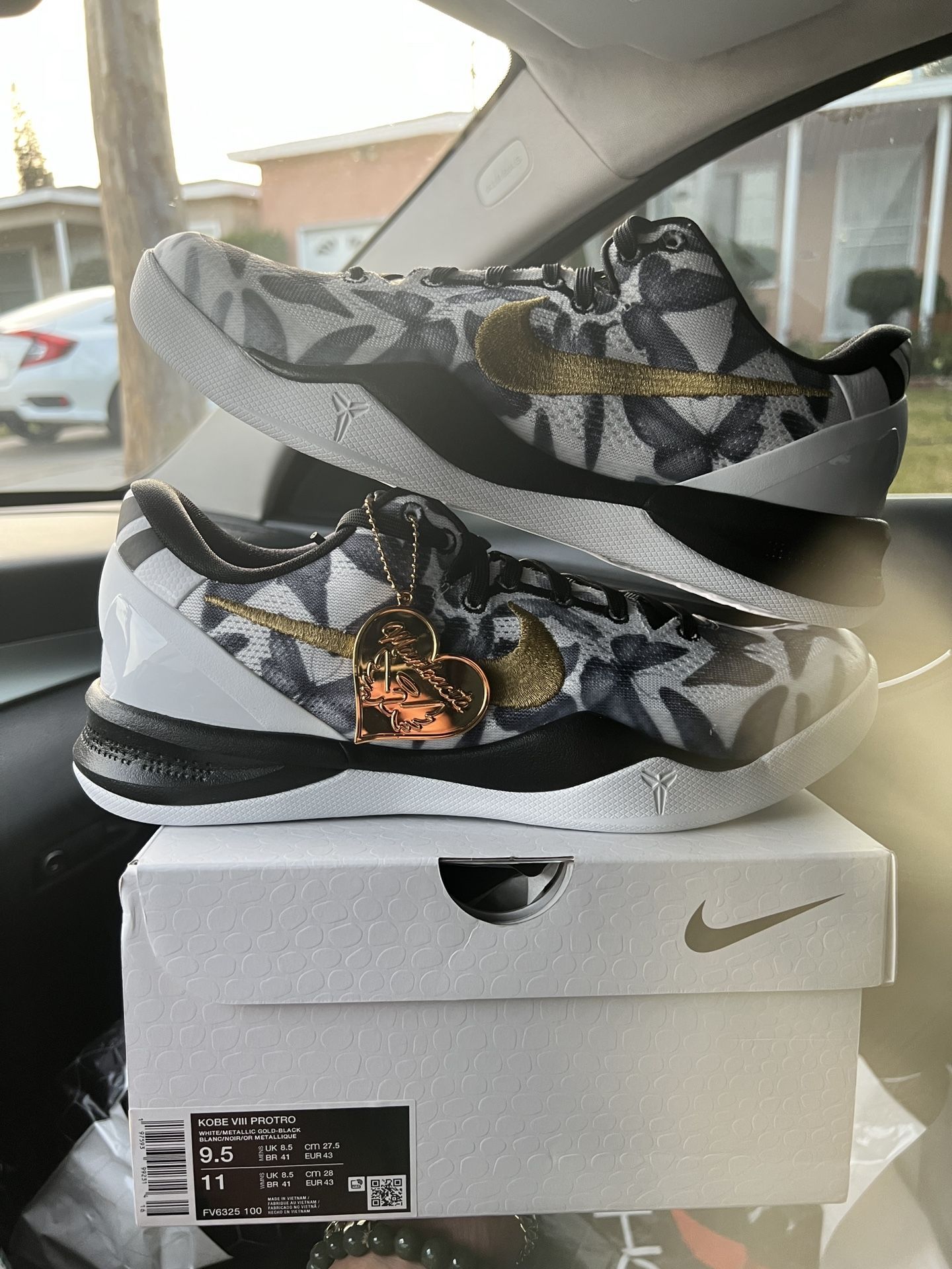 Nike Kobe 8 Protro Mambacita Size 9.5