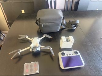 DJI Mini 4 Pro fly more
