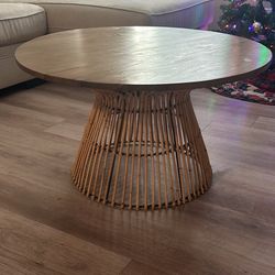 SAFAVIEH Whent Natural/Black Round Coffee Table - 31.5" W x 31.5" L x 17.7" H