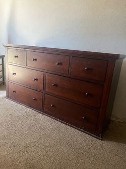 Dresser
