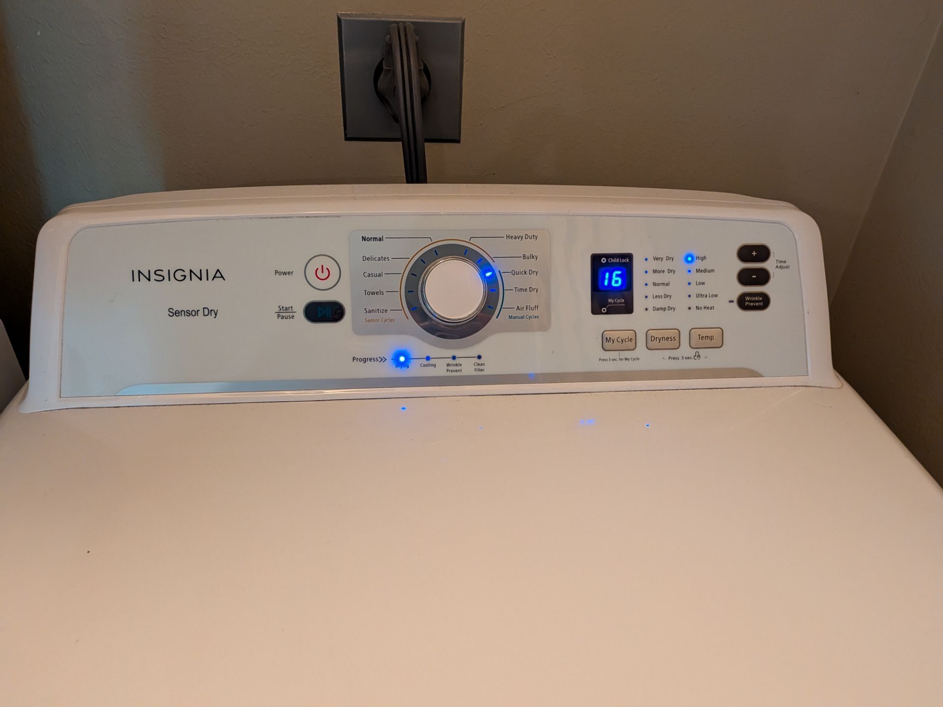 Electric dryer 220v good condition