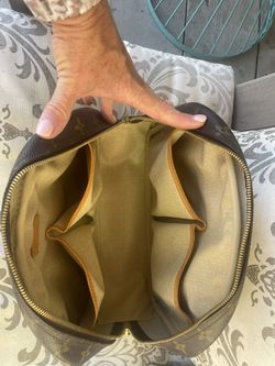 Authentic Louis Vuitton Crossbody Bag for Sale in Escondido, CA - OfferUp