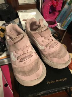 9.5 Vans athletic shoe