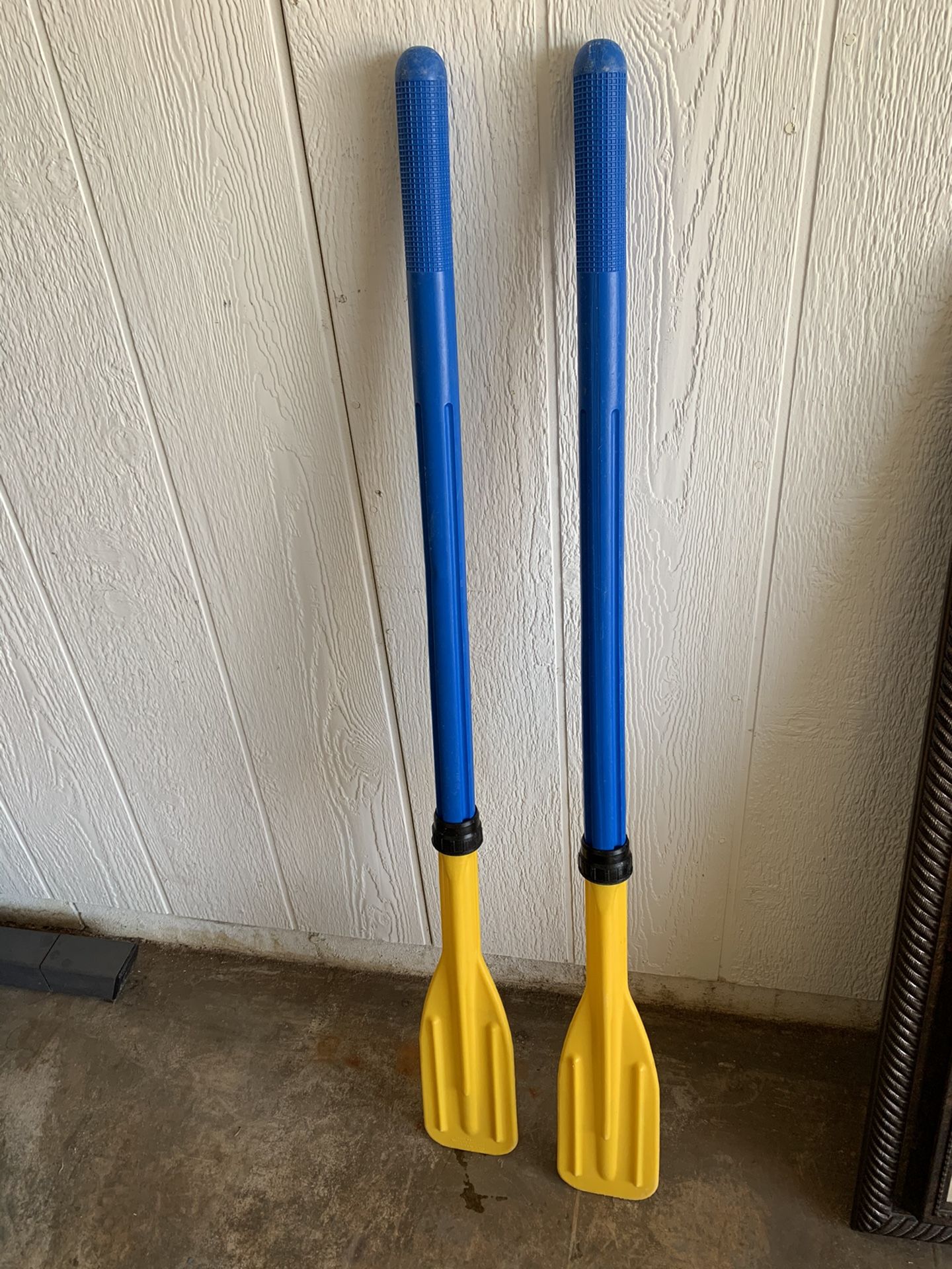 PLASTIC OARS 4FT