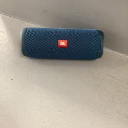 JBL Flip 5 Bluetooth Speaker 