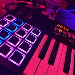 M Audio Code 61 (MIDI Controller 61 Keys)