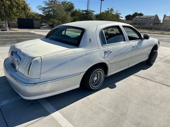 1999 lincoln towncar lowrider / low rider