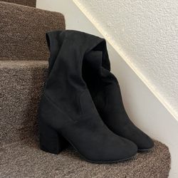 Black Boots/ Botas Negras Talla 6 