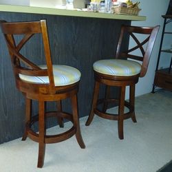 2 ROTATING BAR STOOLS WITH BACK