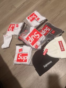 Supreme socks