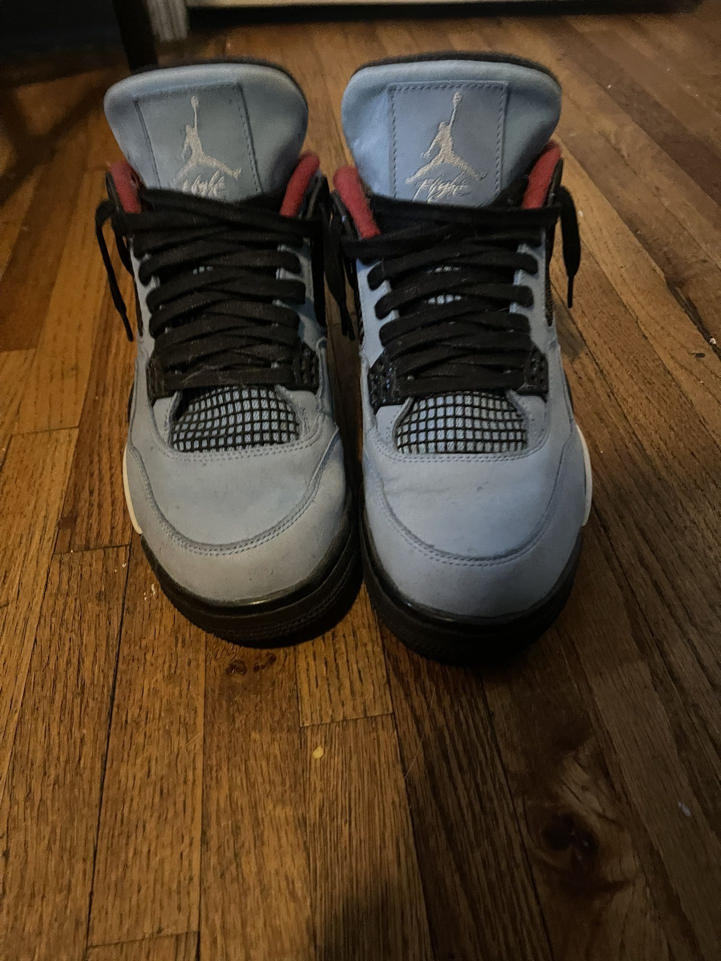 Jordan 4 Travis Scott