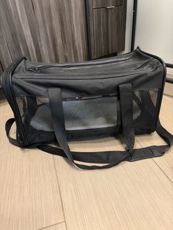 Travel animal carrier