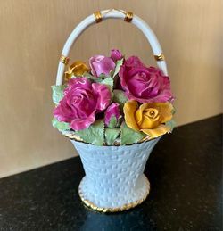 Royal Albert Old Country Roses Bouquet Basket Music Box