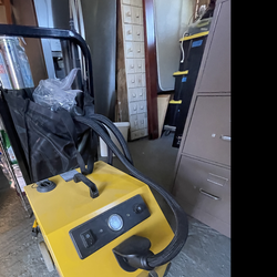 Commercial steam cleaner