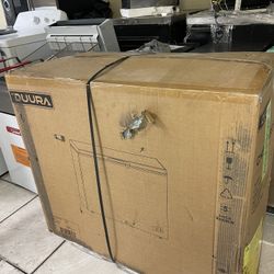 Chest Freezer new small 95 pounds 