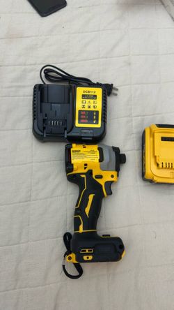 NEW DeWALT ATOMIC 20V MAX Brushless Impact Driver Kit (DCF850)