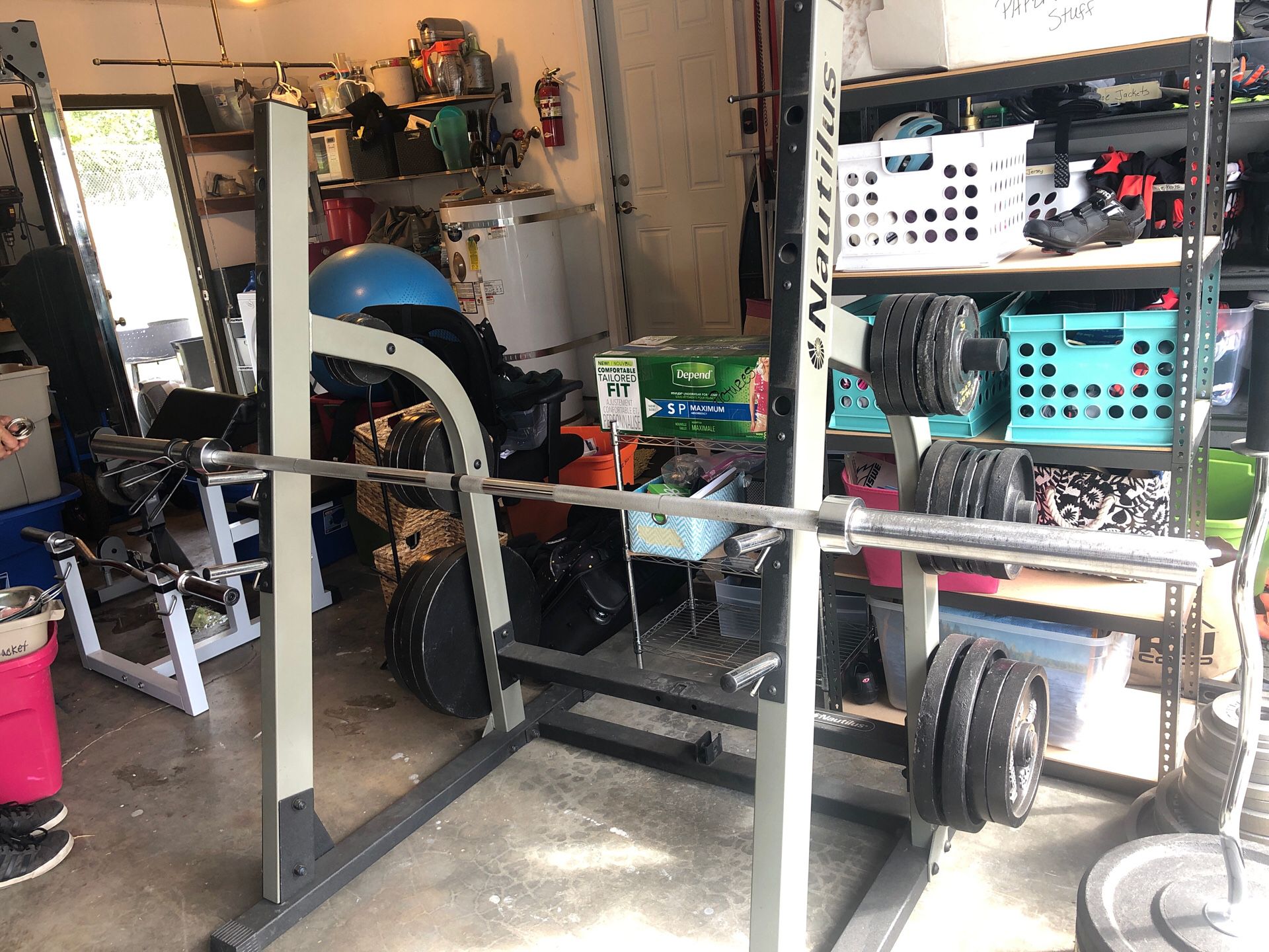 Nautilus Bench Press/Squat rack with incline / decline bench