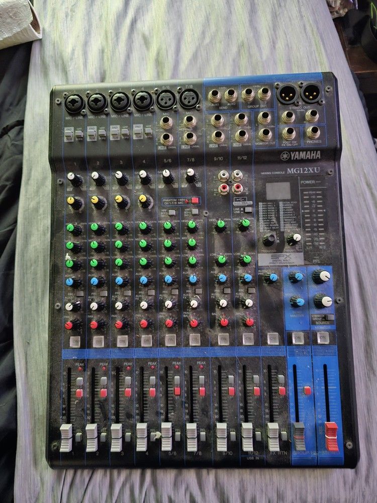 Yamaha MG12XU 12 Channel Mixer