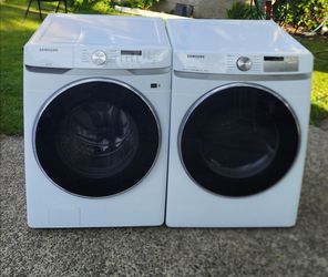 SAMSUNG WASHER AND DRYER SET.