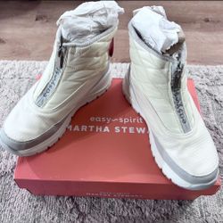 Rain Boots /Snow Boots White Size 7.5 W 