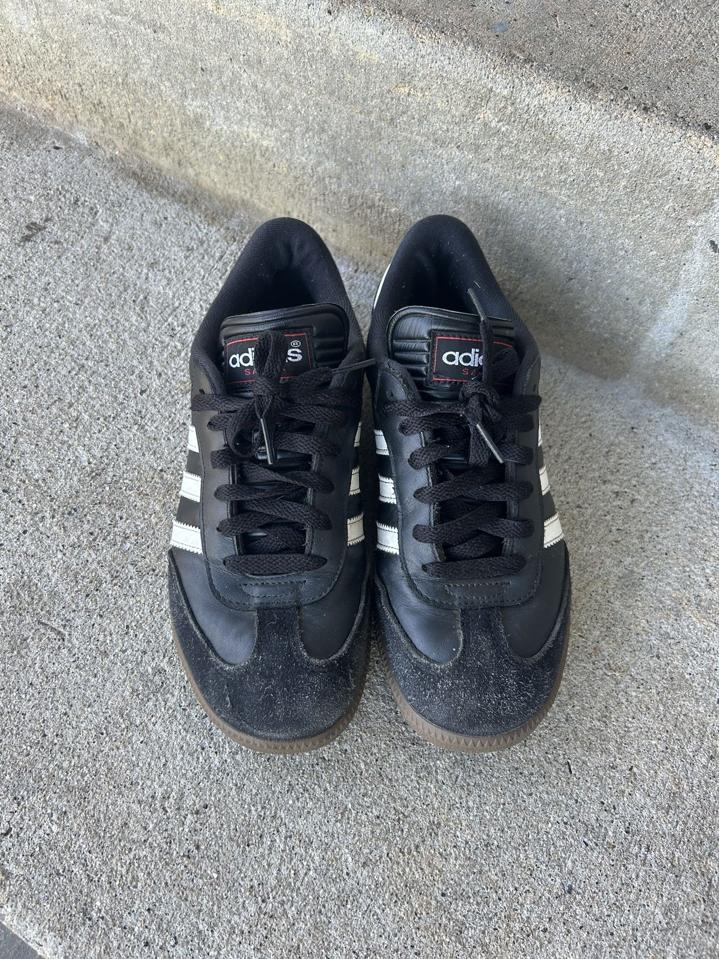 Addias Samba. Size 6. Medium width. Black. Pre-owned