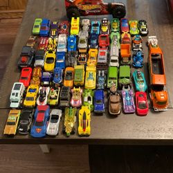 65pc Hot Wheels & Matchbox Cars 