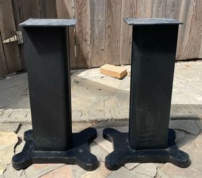 Bookshelf speaker stands