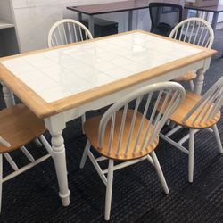 Wood Table Ans 5 Chairs 