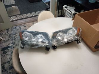 2011 through 2017 Jeep Grand Cherokee headlights