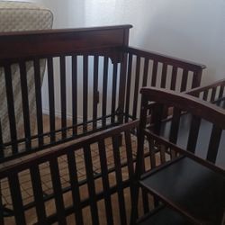 Graco Baby Crib With Changing Table