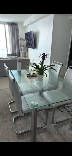 Dinning table with 4 chairs