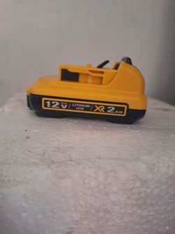 New  DEWALT 12V Max XR 2Ah Lithium-Ion Battery