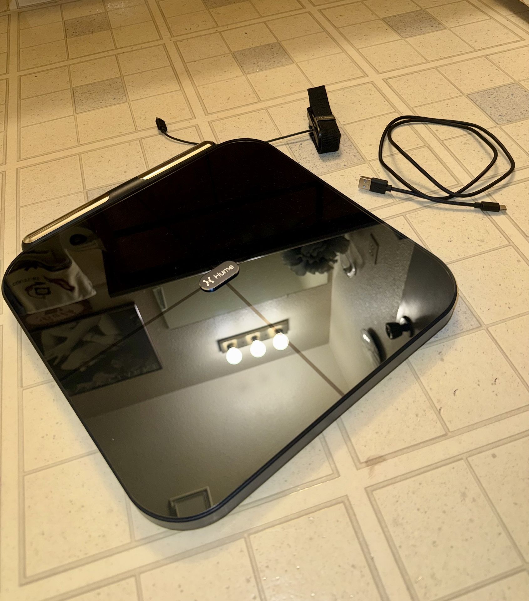 Hume health Body Pod + Auto Fitness tracker Band