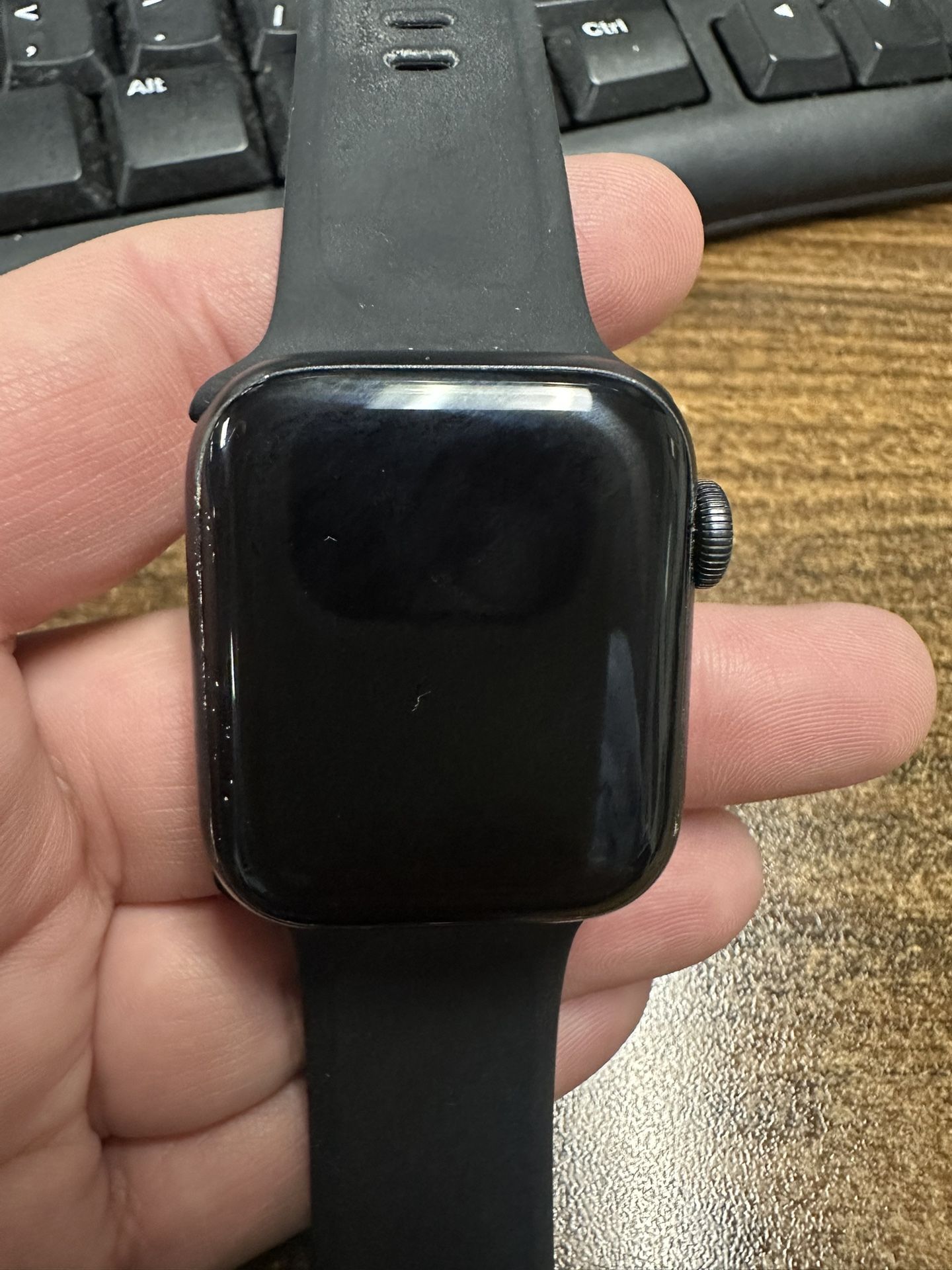 Apple Watch Cellular And GPS